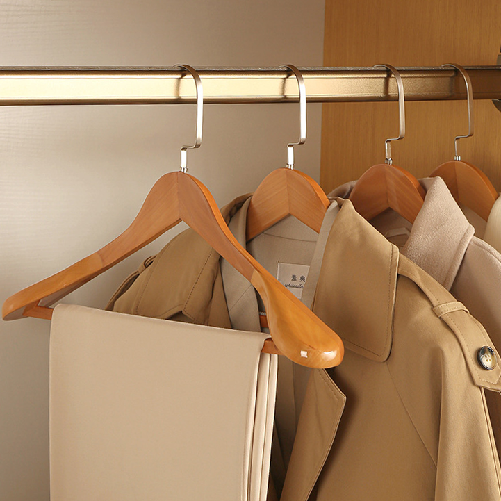 Curved Wooden Clothes Hangers with Metal Hooks