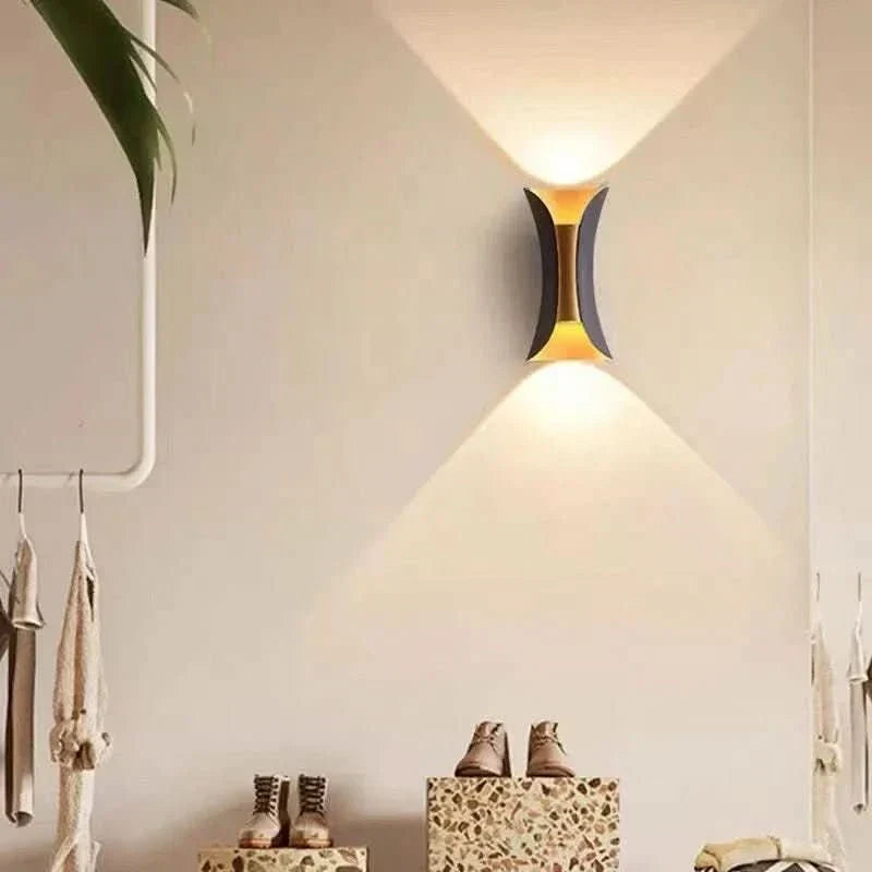 Modern IP65 Waterproof LED Outdoor Wall Light