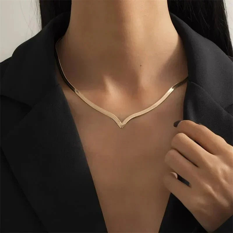 V Taper Herringbone Chain Necklace