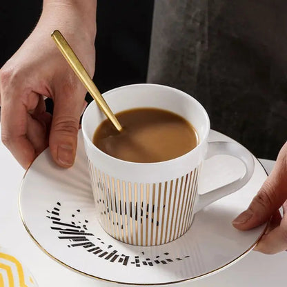 Creative Reflection Ceramic Coffee Mug with Animated Mirror Design
