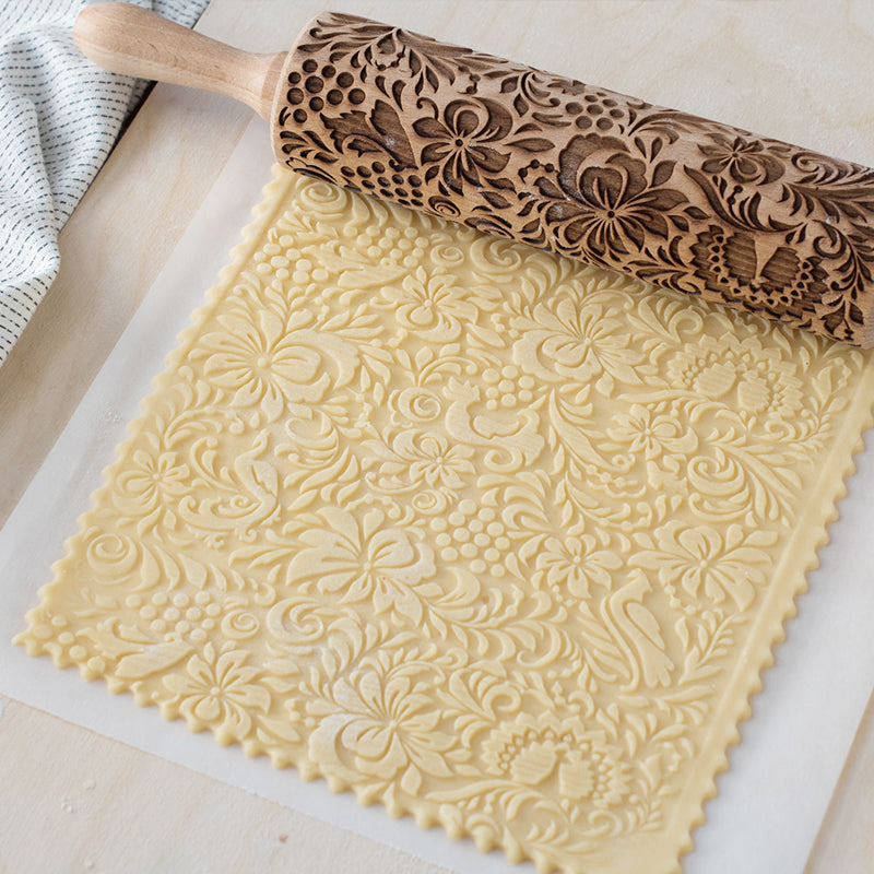 Engraved Wooden Rolling Pin For Decorative Cookies