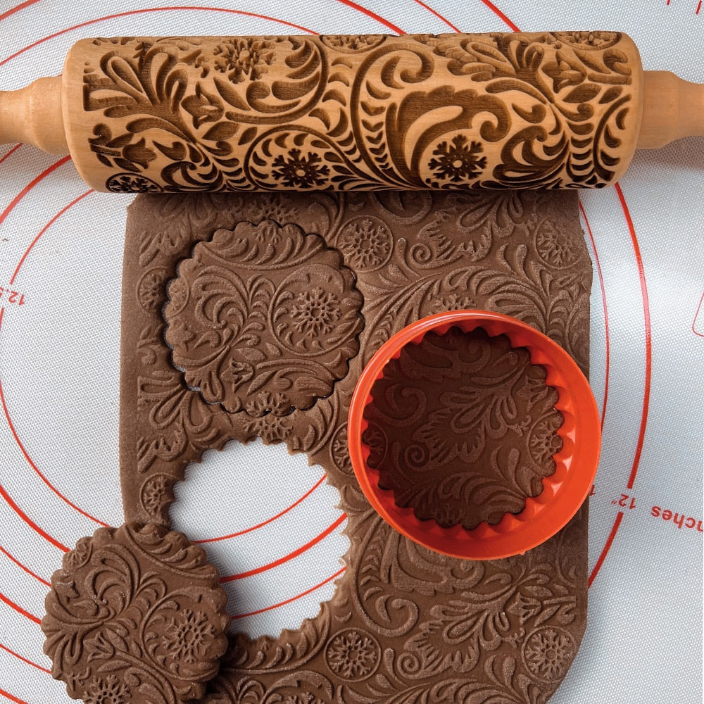 Engraved Wooden Rolling Pin For Decorative Cookies