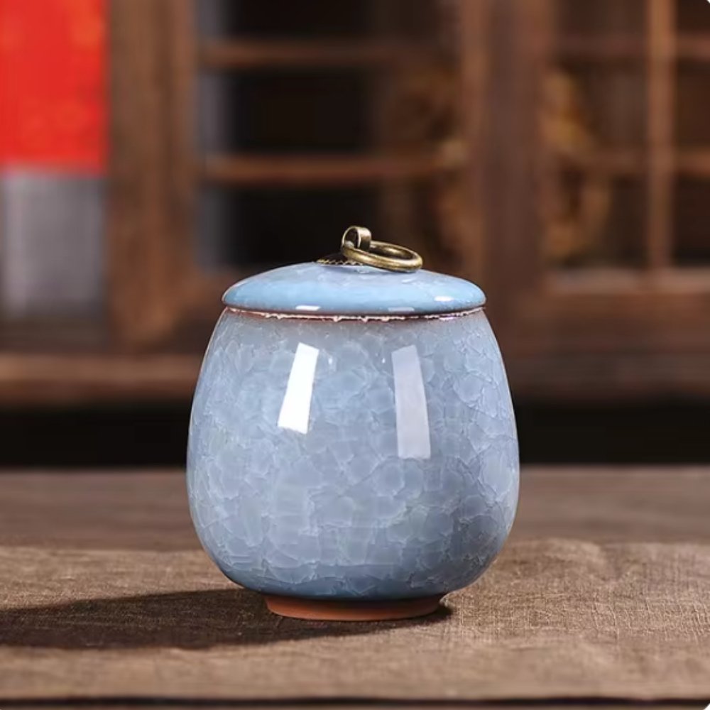 Handcrafted Ceramic Pet Memorial Urn Decorative Ashes Keepsake Container for Dogs and Cats