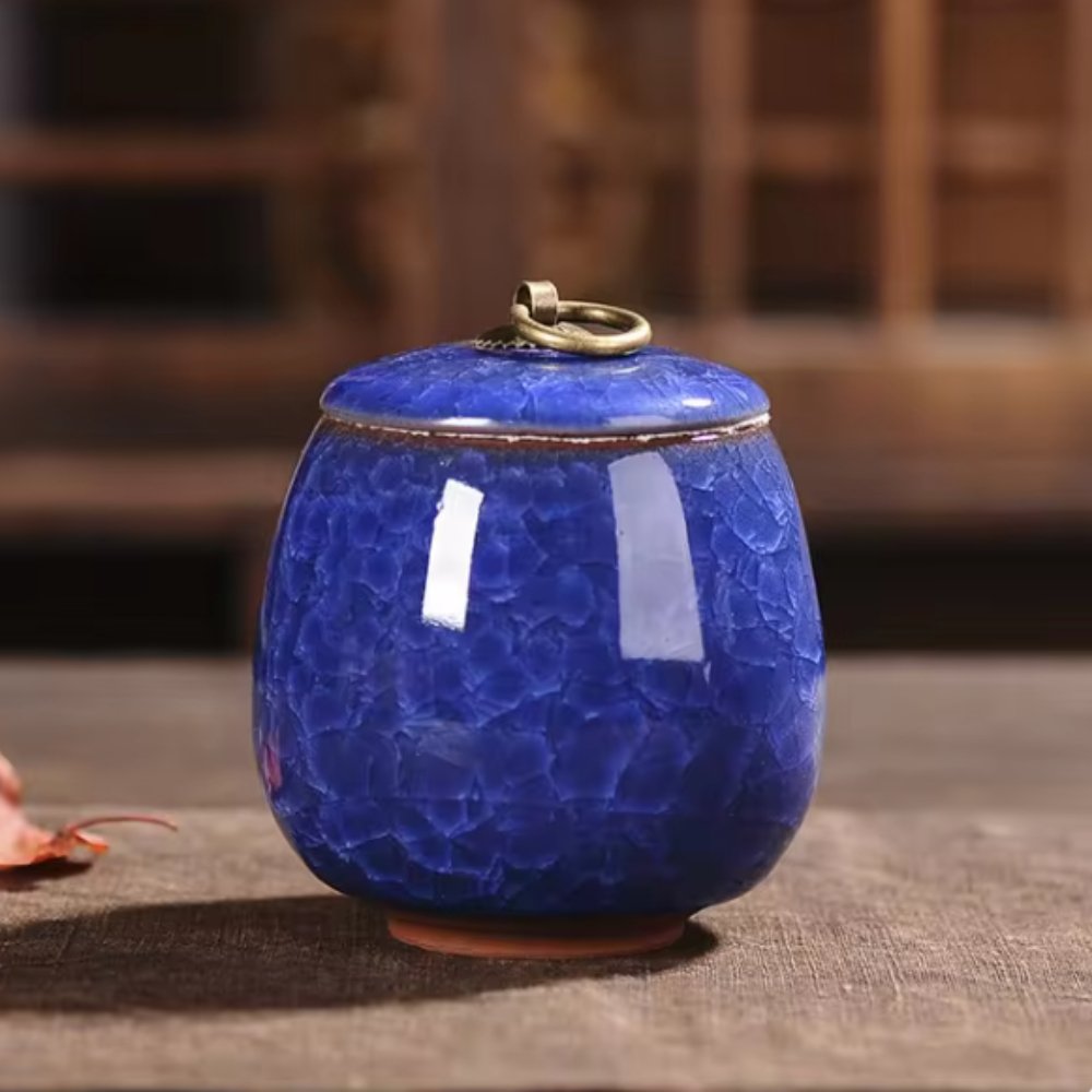 Handcrafted Ceramic Pet Memorial Urn Decorative Ashes Keepsake Container for Dogs and Cats