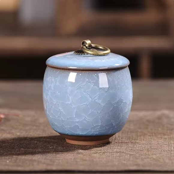 Handcrafted Ceramic Pet Memorial Urn Decorative Ashes Keepsake Container for Dogs and Cats