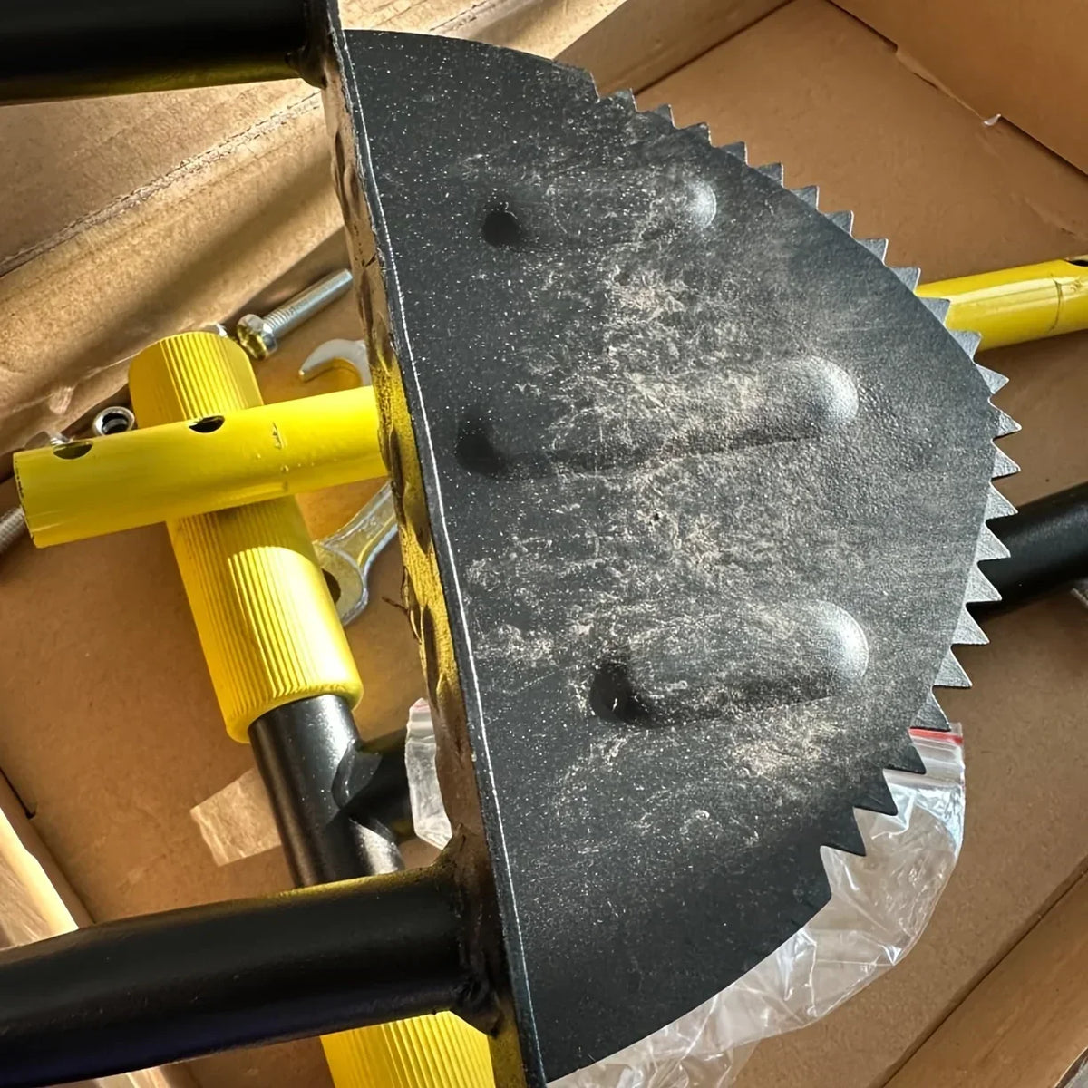 Manual Lawn Edger with Serrated Half Moon Blade for Garden Borders