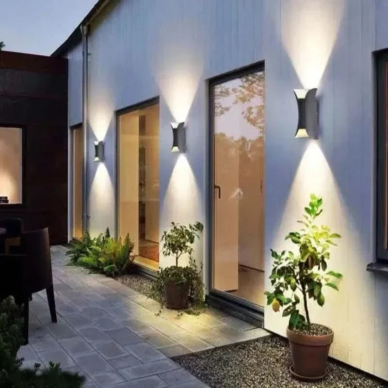 Modern IP65 Waterproof LED Outdoor Wall Light
