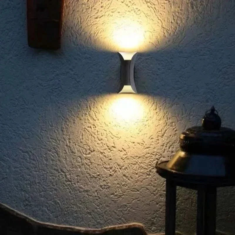 Modern IP65 Waterproof LED Outdoor Wall Light