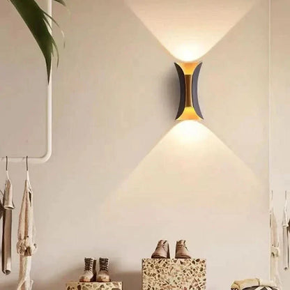 Modern IP65 Waterproof LED Outdoor Wall Light