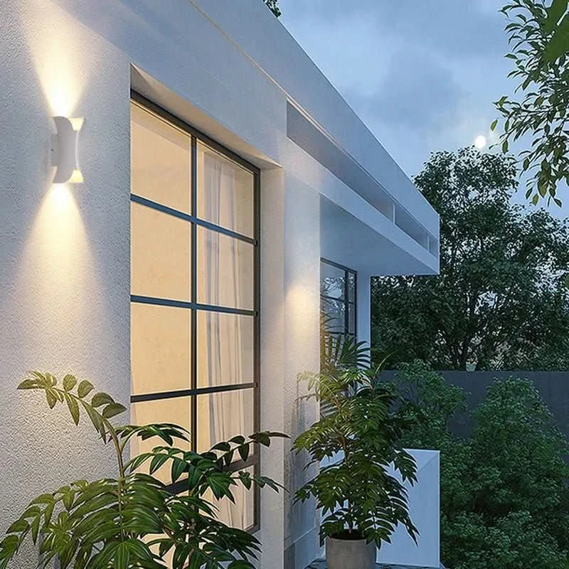 Modern IP65 Waterproof LED Outdoor Wall Light