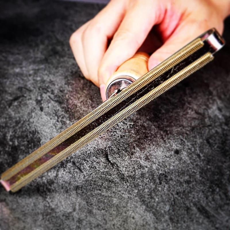Portable Manual Fabric Lint Remover for Sweaters and Wool