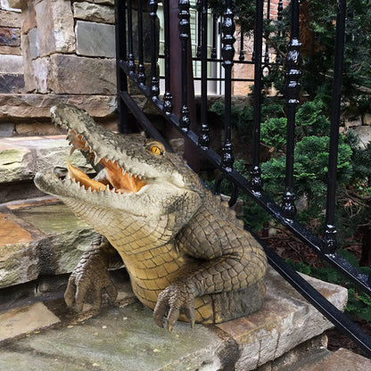 Resin Alligator Garden Statue Decorative Outdoor Pond Ornament