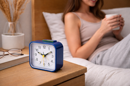 Silent Analog Alarm Clock with Snooze and Night Light
