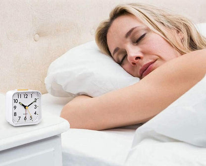Silent Analog Alarm Clock with Snooze and Night Light