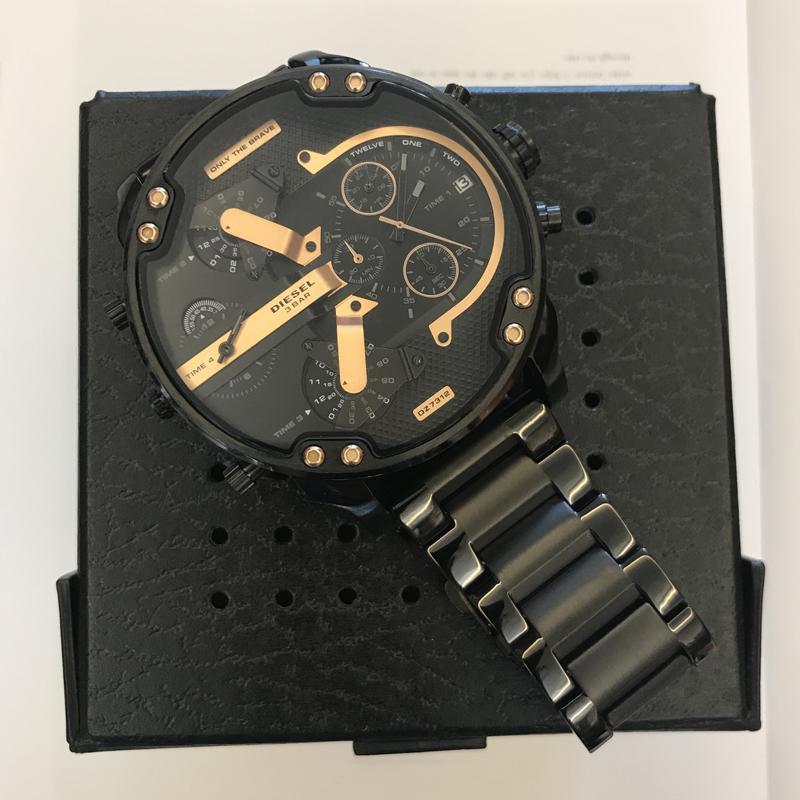 Stainless Steel Quartz Chronograph Wrist Watch