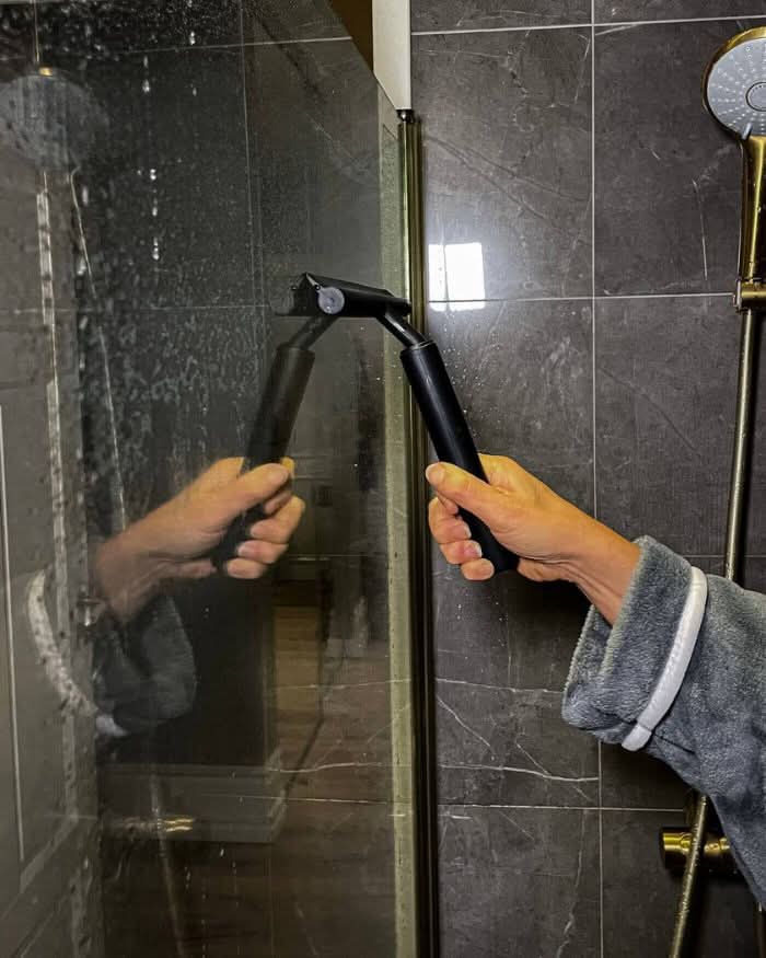 Telescopic Shower Squeegee with 120cm Adjustable Handle