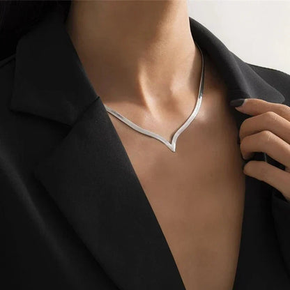 V Taper Herringbone Chain Necklace