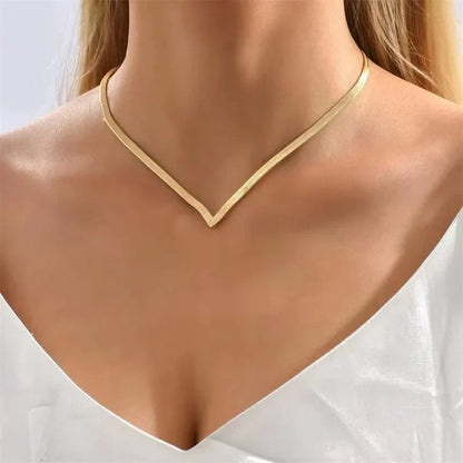 V Taper Herringbone Chain Necklace