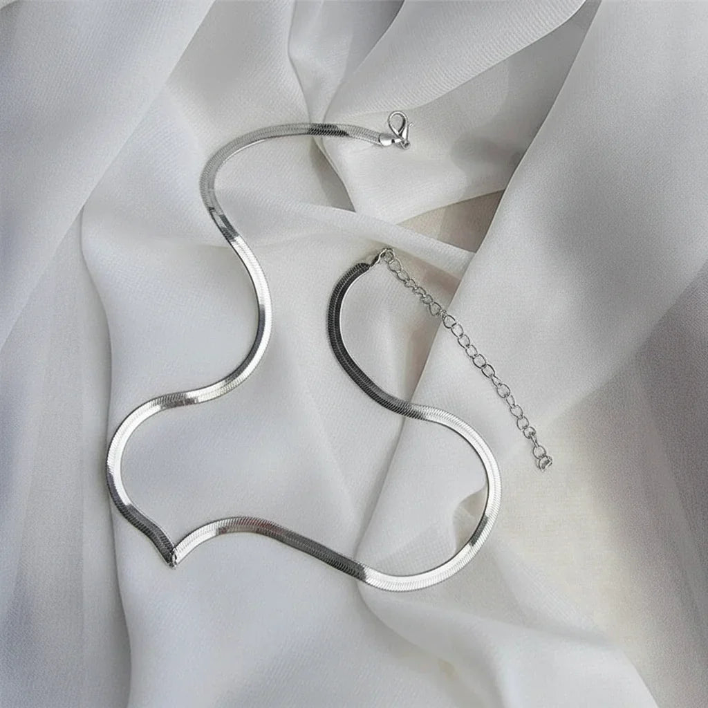 V Taper Herringbone Chain Necklace