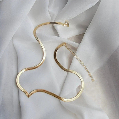 V Taper Herringbone Chain Necklace