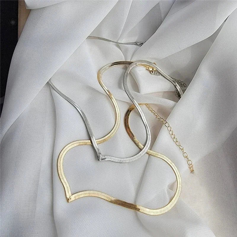 V Taper Herringbone Chain Necklace