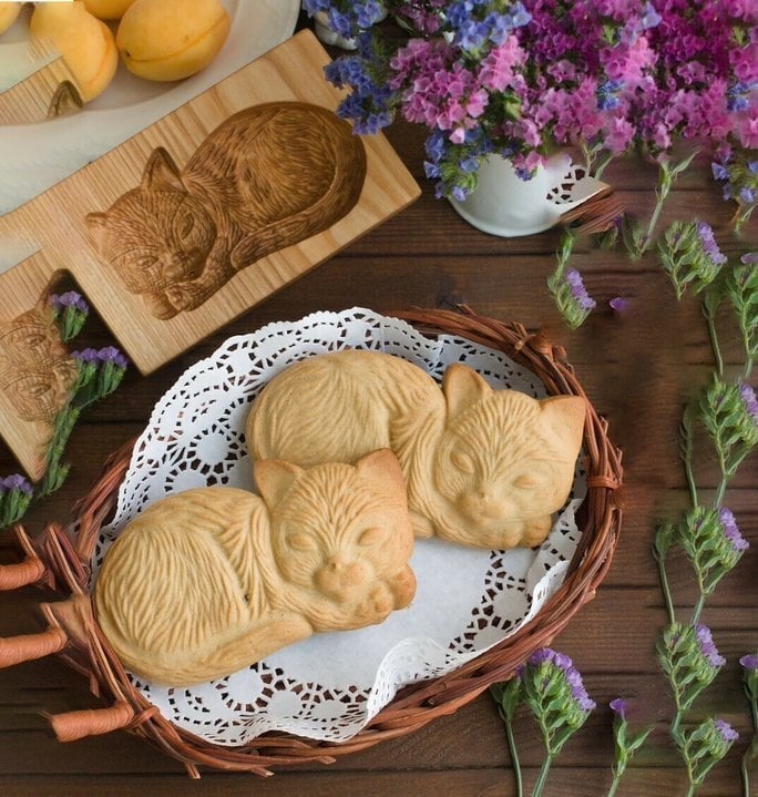 Wooden Cookie Stamp Set with Engraved Baking Molds